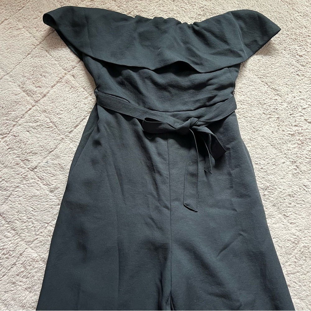 Aritzia Babaton Flutter Strapless Wide Leg Jumpsuit Preppy Minimalist Size 8